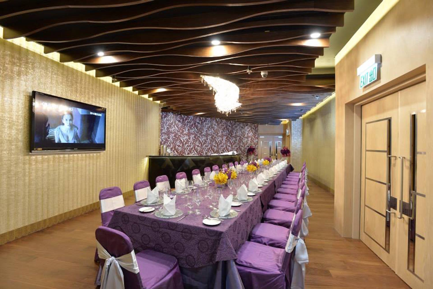 Dining & Amenities Kitec Restaurant